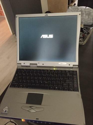 Leuke oldscool ASUS laptop