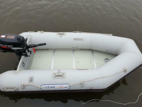 Leuke rubberboot met 5 pk suzuki buitenboordmotor 