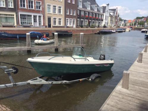 Leuke TERHI SEA FUN, met 1 jaar oude TOHATSU MFS 9.8 EPL