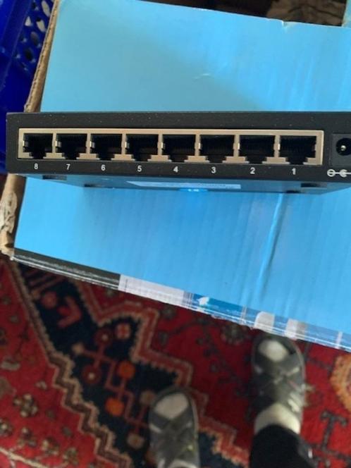 Levelone 8 port Gigabit Switch model GEU 0823