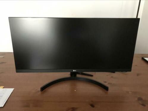 LG 29WL500 ultra wide monitor