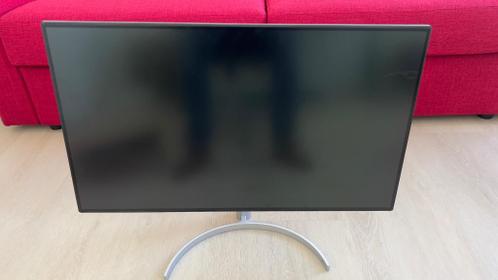 LG 32 inch monitor UL950-W