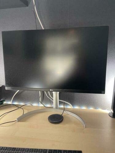 LG 4K monitor 27inch