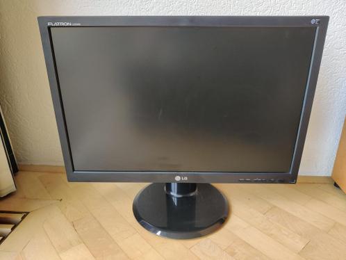 LG Flatron L222WS