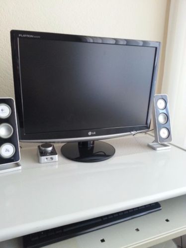 LG Flatron W2252TQ