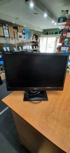 LG flattron 22 monitor model  E2241S-BN full-HD scherm 192