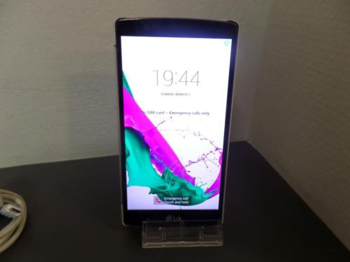 LG G4 smartphone white  lichte gebruiksporen