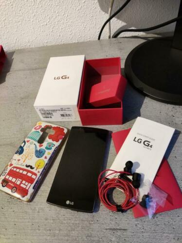 LG G4 telefoon, witte achterkant. Nieuwe koptelefoon