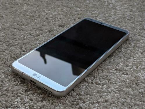 LG G6 Zilver met geheugenkaart 128 GB en SD adapter