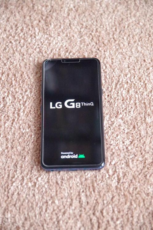 LG G8 smartphone - triple camera  met barst in scherm