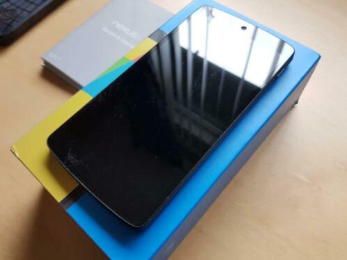 LG Google Nexus 5 - compleet met doos en hoes - DEFECT