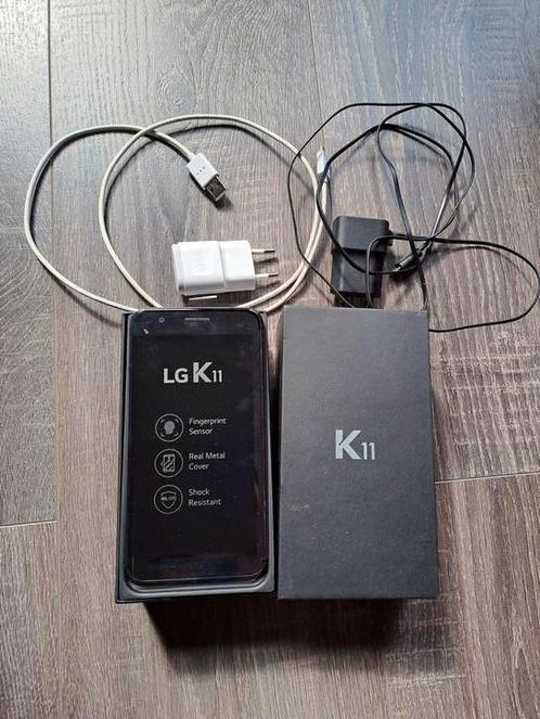 LG K11 Android smartphone met 2 laders, 13 megapixel camera