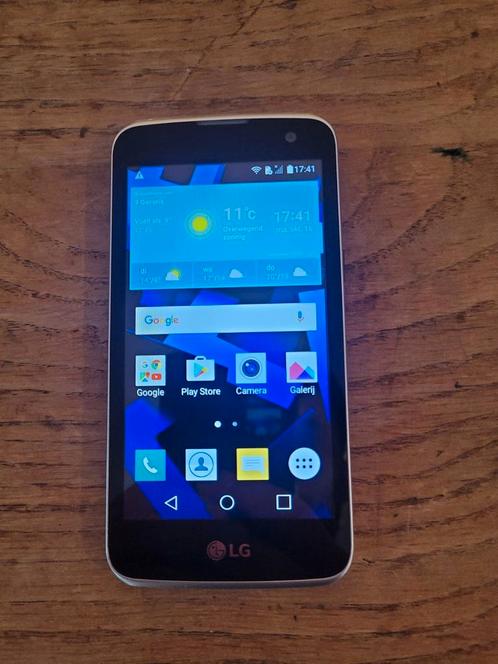 LG K120E K4 4G smartphone