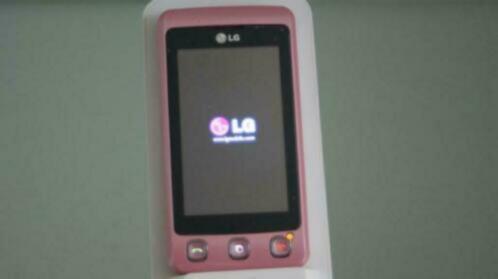 LG KP500 mobiel met lader goede batterij