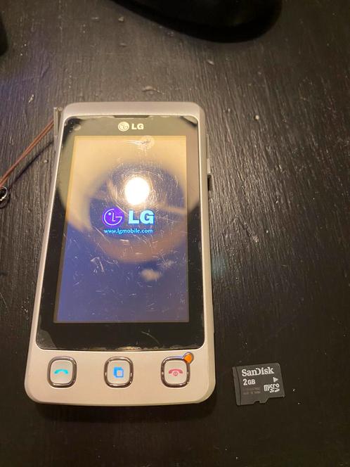 LG KP500 telefoon incl toebehoren