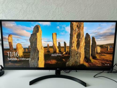 LG monitor 34 inch z.g.a.n. met doos