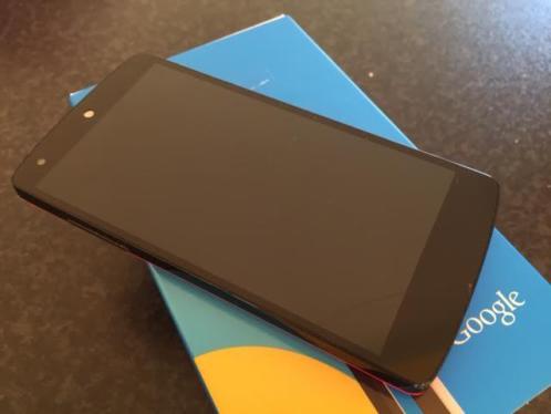 LG Nexus 5 16GB Rood met accessoires  Gratis verzending 