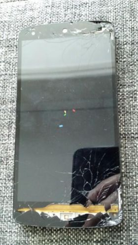 LG Nexus 5 met valschade