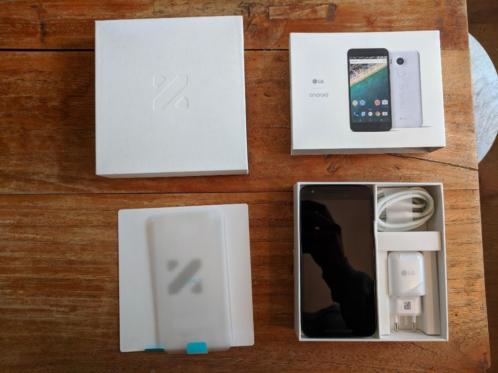 LG Nexus 5x 32gb wit Google Android smartphone