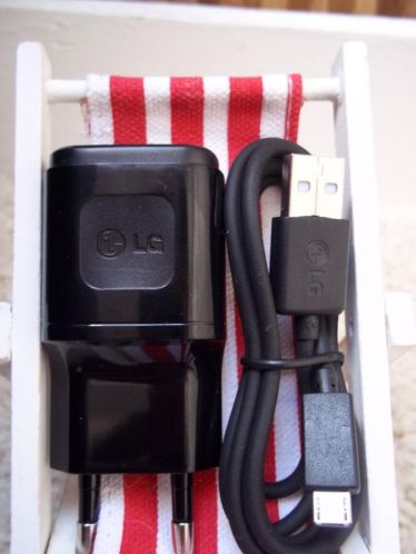 LG Oplader met LG usb cable