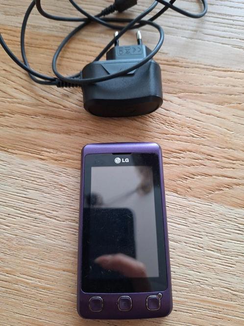 LG oude telefoon met oplader