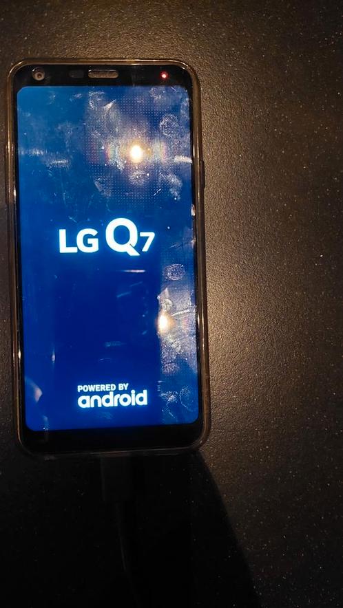 LG Q7 inclusief siliconenhoes.