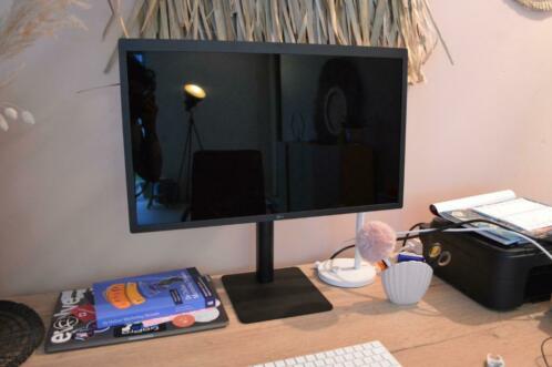 LG UltraFine 5K monitor 27 inch