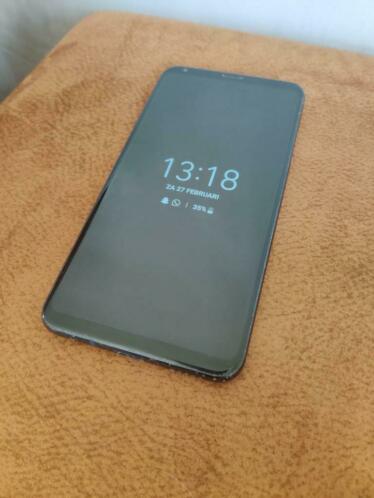 LG V30 smartphone met OLED en BampO DAC