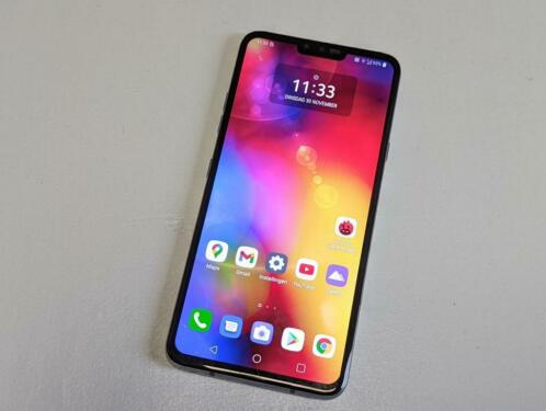 LG V40 128GB smartphone, OLED, triple camera amp HiFi Quad-DAC