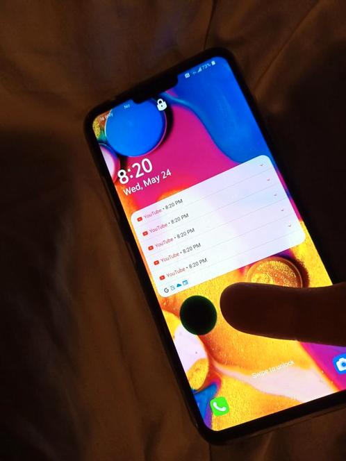 LG V40 ThinQ android smartphone