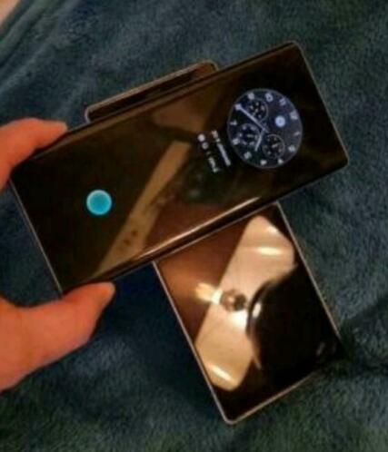 LG Wing 5G blue smartphone met 2 schermen