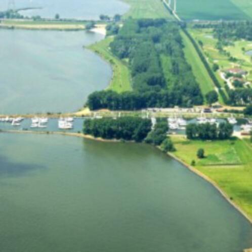 Ligplaats haven Hollands DiepHaringvliet aangeboden