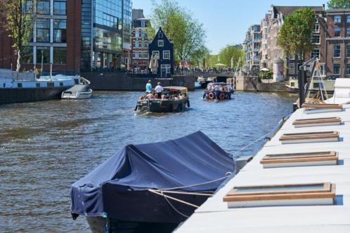 Ligplaats voor sloep in Amsterdam