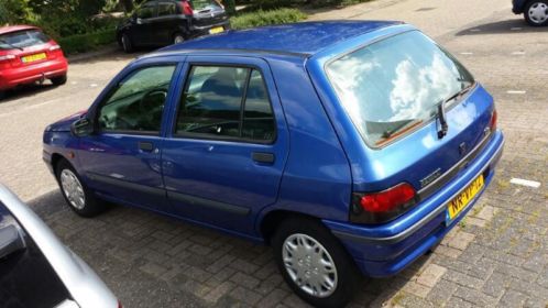 Loop of sloop Renault clio 1.2 RN 5deurs