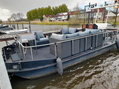 Lounge boot  pontonboot 6 x 3 m suzuki 15 pk 4 takt