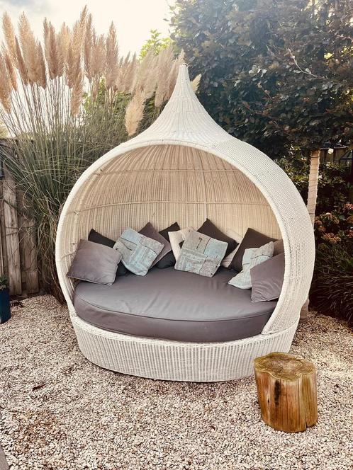 Lounge nest