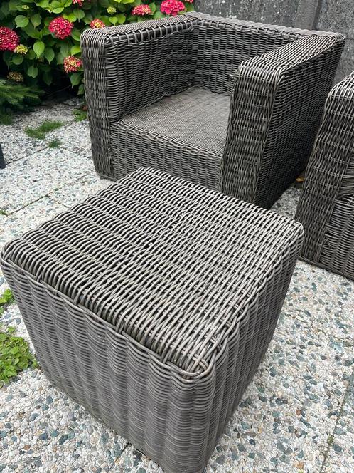 Lounge stoelen met hocker