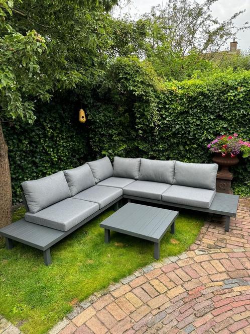 LOUNGEBANK HOEKBANK TUINSET ZITHOEK showmodel