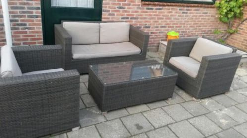 Loungeset met mooi wicker (geen bouwmarkt kwaliteit)