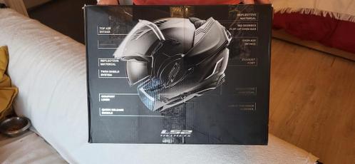 ls2 ff900 valiant II motorhelm