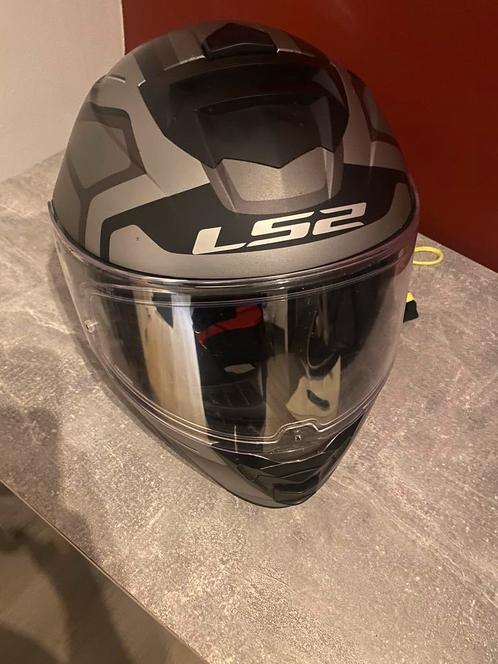 LS2 Storm (FF800 - Faster titanium)helm. 2 maanden gebruikt