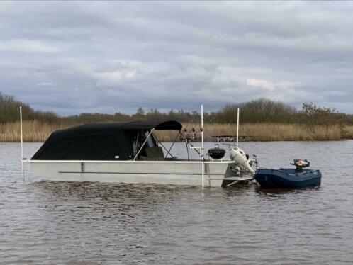 Luxe 2 persoons karperboot verhuur Topwater in friesland