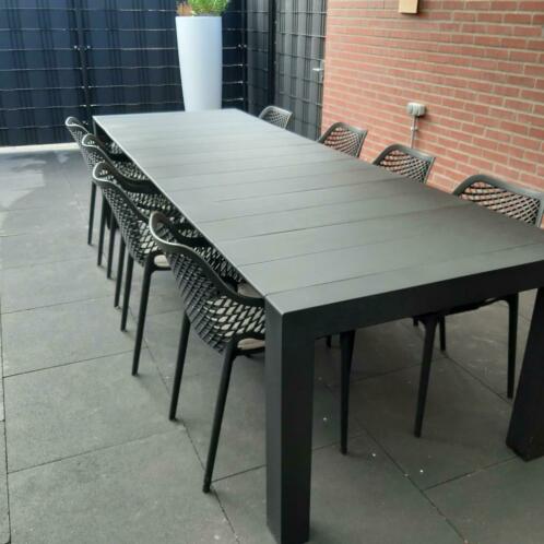 Luxe kunstof tuinset zwart met lichte kussen en tafel 3 mtr