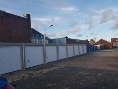  Luxe nieuwbouw garageboxen te huur in centrum Rijen