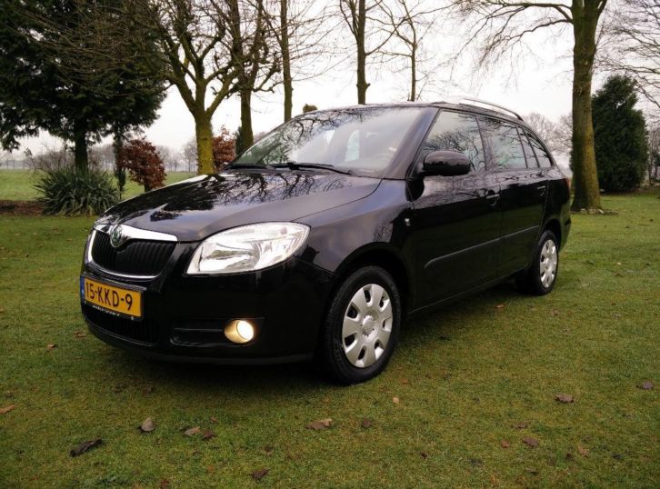 LUXE Skoda Fabia 1.4 16V Combi bj10 Zwart clima cruise NAP 