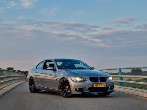 M pakket e92 320i Coupe 2007 Grijs. Bomvol opties