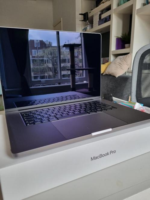 M1 Macbook Pro (2021) 16-inch - 1TB SSD, 16GB, 16 core GPU