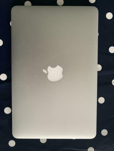 Mac airbook zo goed als nieuw met origineel tas en muis