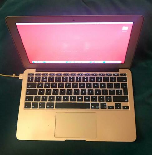 Mac Book Air 11034 2012