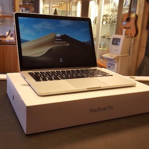 Mac book pro 13 inch 2.7ghz i5, 8gb ddr3, 256gb ssd.